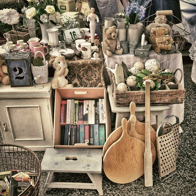 flea-market-343123_640